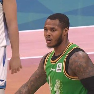 开云体育平台-这也叫外援？打了3场比赛18投3中，三分球7投0中，杨鸣又被坑惨了