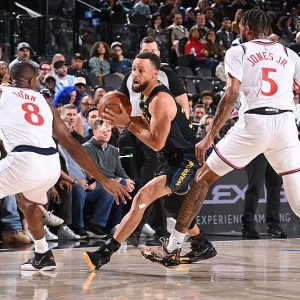 开云体育平台-库里24分 勇士110-115不敌快船